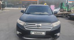 Toyota Highlander 2013 года за 13 000 000 тг. в Алматы