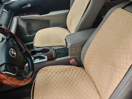 Toyota Camry 2014 года за 6 200 000 тг. в Жанаозен – фото 9
