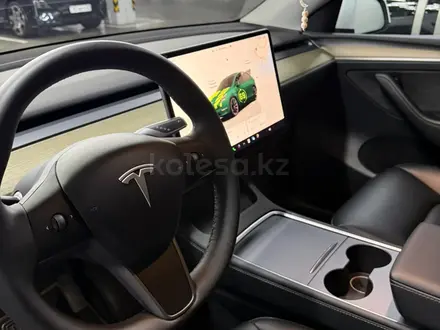 Tesla Model Y 2023 года за 16 500 000 тг. в Алматы – фото 8