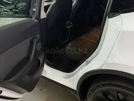 Tesla Model Y 2023 года за 16 500 000 тг. в Алматы – фото 10