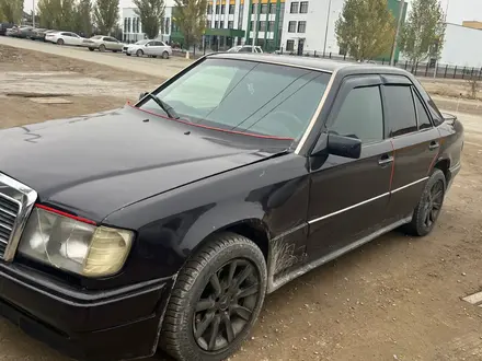 Mercedes-Benz E 260 1993 года за 1 350 000 тг. в Жаркент – фото 3