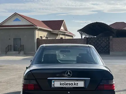 Mercedes-Benz E 220 1993 года за 2 100 000 тг. в Кызылорда – фото 8