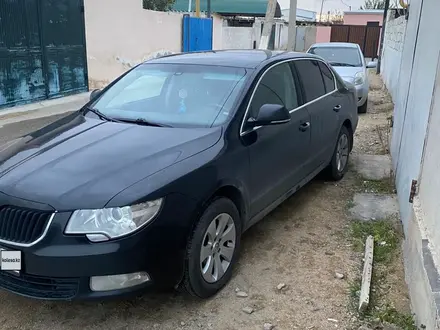 Skoda Superb 2011 года за 2 800 000 тг. в Актау – фото 3