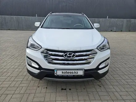 Hyundai Santa Fe 2015 года за 12 500 000 тг. в Актобе