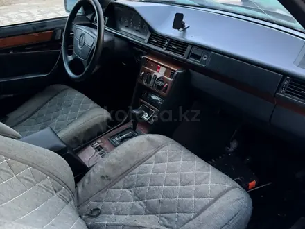 Mercedes-Benz E 280 1993 года за 1 500 000 тг. в Жанаозен – фото 3