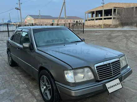 Mercedes-Benz E 280 1993 года за 1 500 000 тг. в Жанаозен