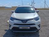 Toyota RAV4 2017 года за 9 600 000 тг. в Кульсары – фото 2