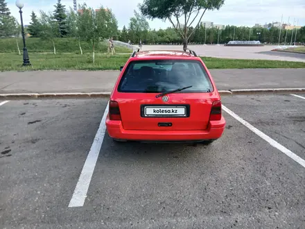 Volkswagen Golf 1997 года за 1 700 000 тг. в Астана – фото 3