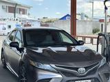Toyota Camry 2018 года за 6 000 000 тг. в Атырау