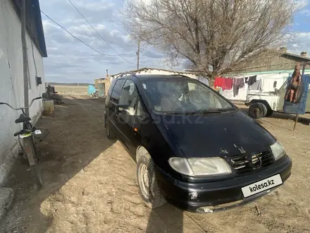 Volkswagen Sharan 1997 года за 1 600 000 тг. в Караганда – фото 2