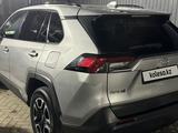 Toyota RAV4 2019 годаүшін13 100 000 тг. в Уральск – фото 2