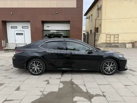 Toyota Camry 2023 года за 14 500 000 тг. в Кызылорда – фото 10