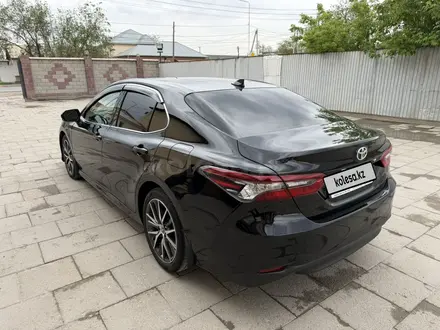 Toyota Camry 2023 года за 14 500 000 тг. в Кызылорда – фото 11