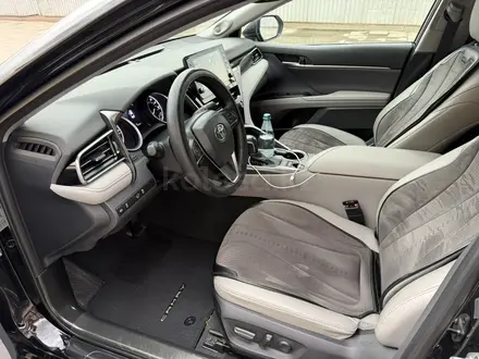 Toyota Camry 2023 года за 14 500 000 тг. в Кызылорда – фото 12