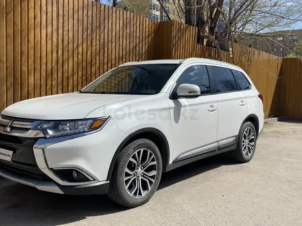 Mitsubishi Outlander 2015 года за 7 500 000 тг. в Астана