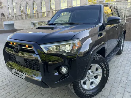 Toyota 4Runner 2020 года за 20 850 000 тг. в Уральск – фото 3