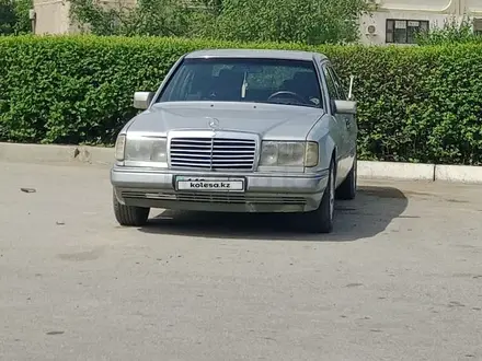 Mercedes-Benz E 230 1991 года за 2 000 000 тг. в Актау