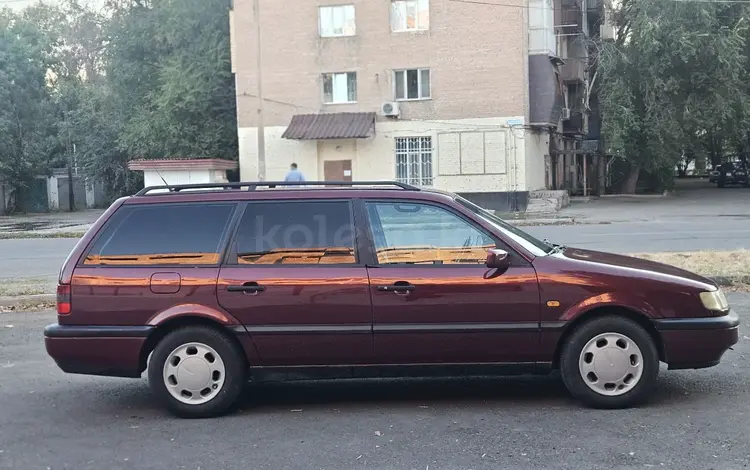 Volkswagen Passat 1994 годаүшін2 100 000 тг. в Тараз