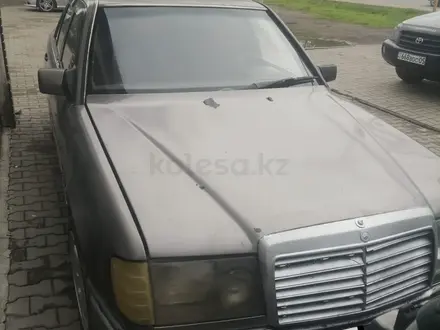 Mercedes-Benz E 220 1990 года за 1 000 000 тг. в Алматы – фото 3