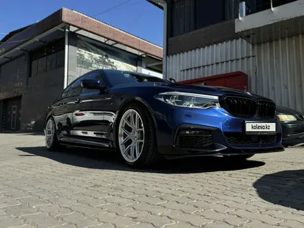 BMW 530 2018 года за 17 800 000 тг. в Алматы – фото 16