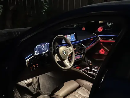 BMW 530 2018 года за 17 800 000 тг. в Алматы – фото 18