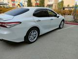 Toyota Camry 2020 года за 18 000 000 тг. в Актобе – фото 2