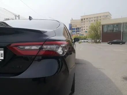 Toyota Camry 2021 года за 15 500 000 тг. в Шымкент – фото 5