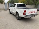 Toyota Hilux 2013 года за 8 000 000 тг. в Актобе – фото 4