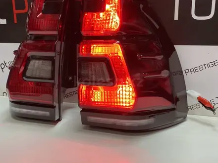 Задние фонари на Land Cruiser Prado 120 дизайн 2018 (Красный цвет) за 110 000 тг. в Астана – фото 4