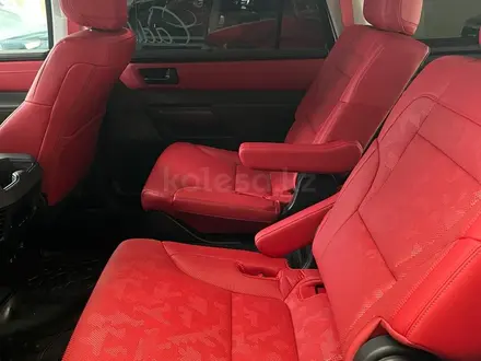 Toyota Sequoia 2023 года за 67 500 000 тг. в Алматы – фото 18