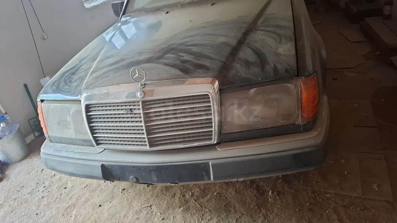 Mercedes-Benz E-Class, 1992