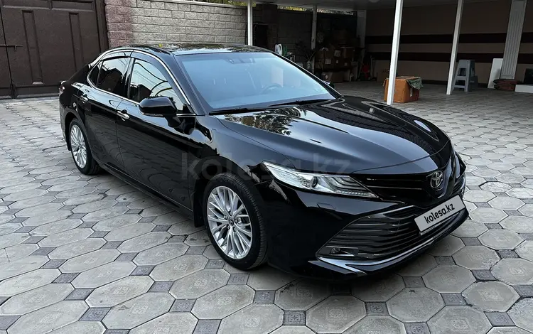 Toyota Camry 2018 года за 13 500 000 тг. в Алматы