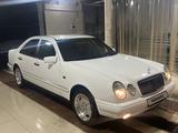 Mercedes-Benz E 230 1996 года за 2 400 000 тг. в Караганда