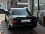 Mercedes-Benz E 220 1992 года за 2 400 000 тг. в Сарыагаш – фото 4