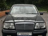 Mercedes-Benz E 220 1992 года за 2 400 000 тг. в Сарыагаш – фото 2