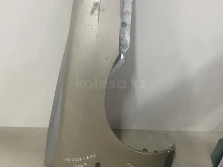 Крыло Мазда 626 Gf 1997-2002 за 1 000 тг. в Актобе