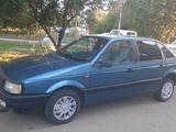 Volkswagen Passat 1991 годаfor1 000 000 тг. в Уральск