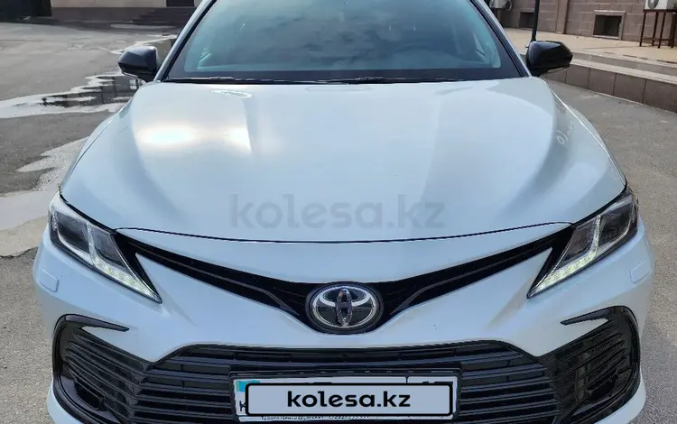 Toyota Camry 2021 года за 14 900 000 тг. в Шымкент