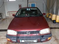 Volkswagen Golf 1993 годаүшін1 000 000 тг. в Сатпаев