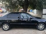 Toyota Avensis 2000 года за 2 500 000 тг. в Актобе – фото 2