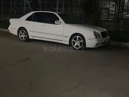 Mercedes-Benz E 320 2002 года за 3 888 888 тг. в Алматы