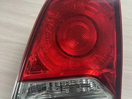 Фонарь задний правый Land Cruiser 200 оригинал за 50 000 тг. в Караганда