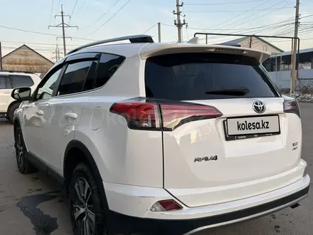 Toyota RAV4 2017 года за 13 500 000 тг. в Алматы – фото 5