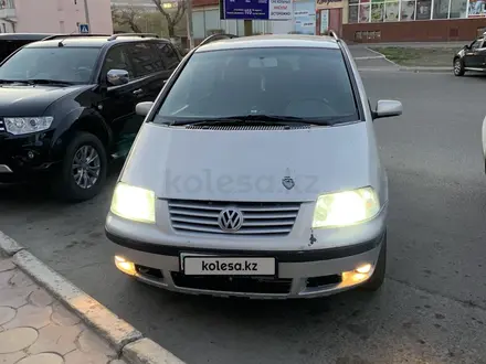 Volkswagen Sharan 2001 года за 2 600 000 тг. в Павлодар – фото 2