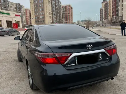 Toyota Camry 2016 года за 9 250 000 тг. в Актау – фото 2