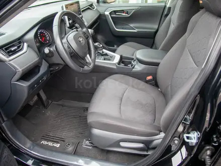 Toyota RAV4 2021 года за 13 990 000 тг. в Алматы – фото 10