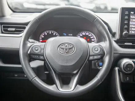 Toyota RAV4 2021 года за 13 990 000 тг. в Алматы – фото 13