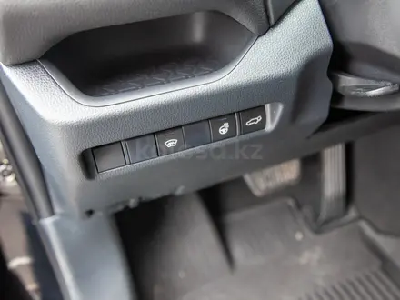Toyota RAV4 2021 года за 13 990 000 тг. в Алматы – фото 20
