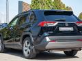 Toyota RAV4 2021 года за 13 990 000 тг. в Алматы – фото 3