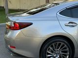 Lexus ES 350 2016 года за 16 500 000 тг. в Алматы – фото 4